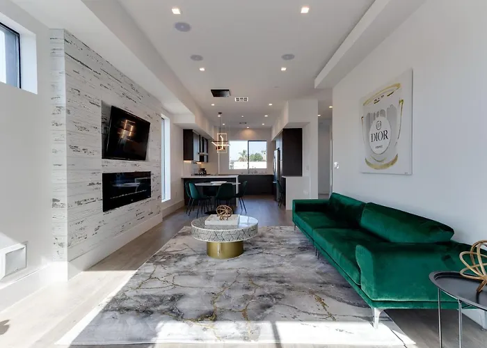 Modern 5 Bedroom Masterpiece With Rooftop Deck
