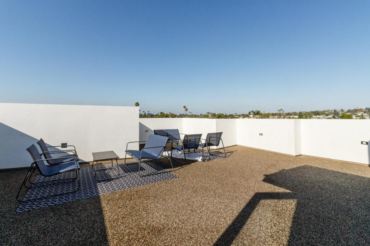 Modern 5 Bedroom Masterpiece With Rooftop Deck *