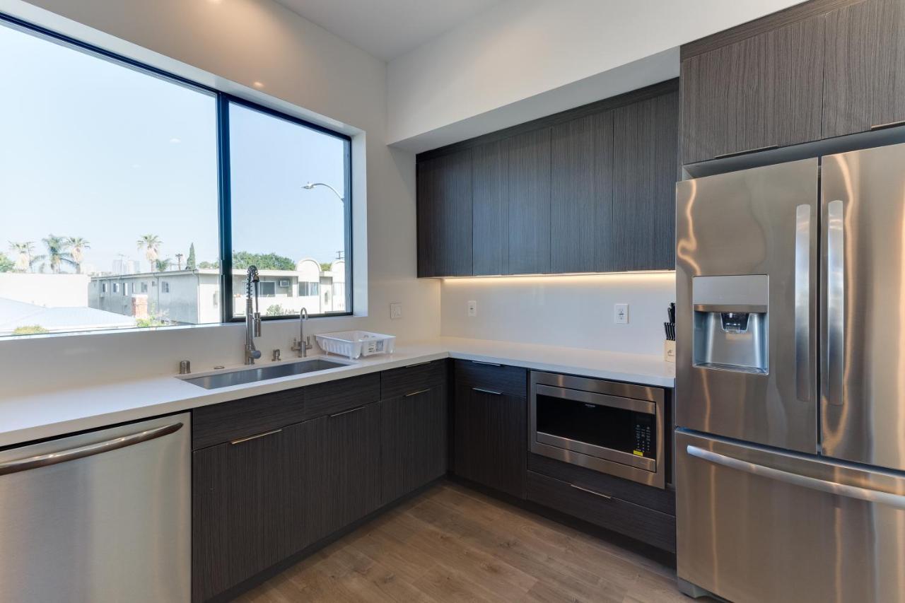 Modern 5 Bedroom Masterpiece With Rooftop Deck